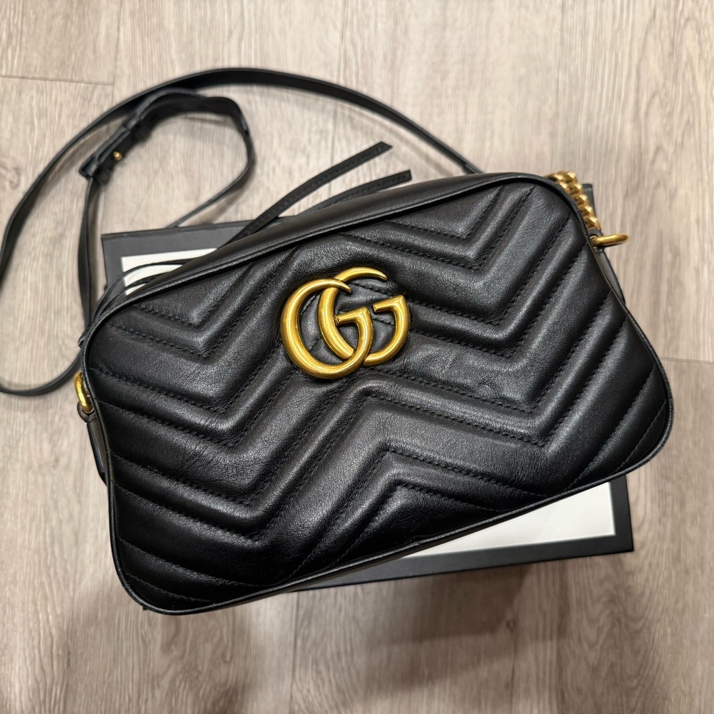 Used | Authentic Gucci GG Marmont Small Shoulder Bag - Black